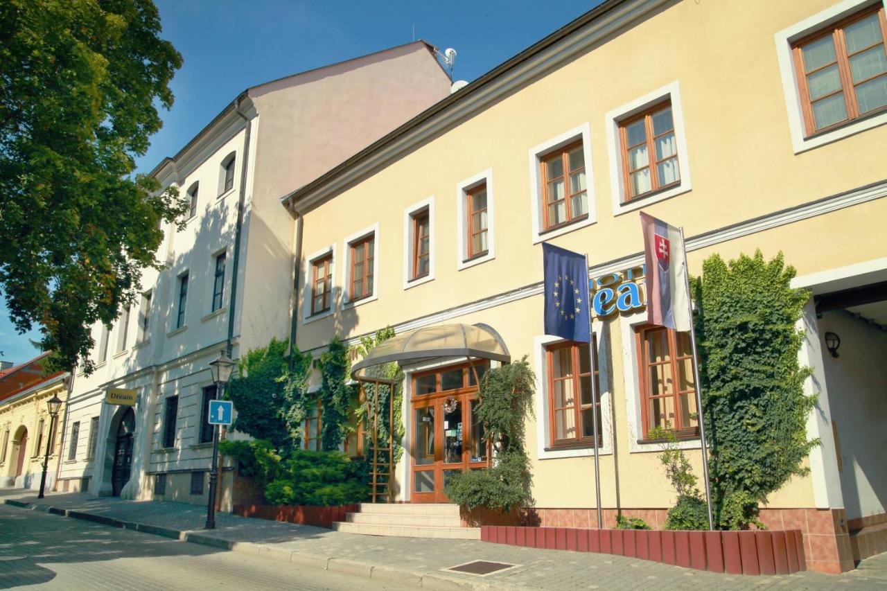Hotel Dream Trnava Exterior foto