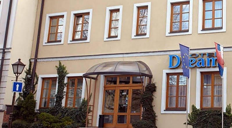 Hotel Dream Trnava Exterior foto